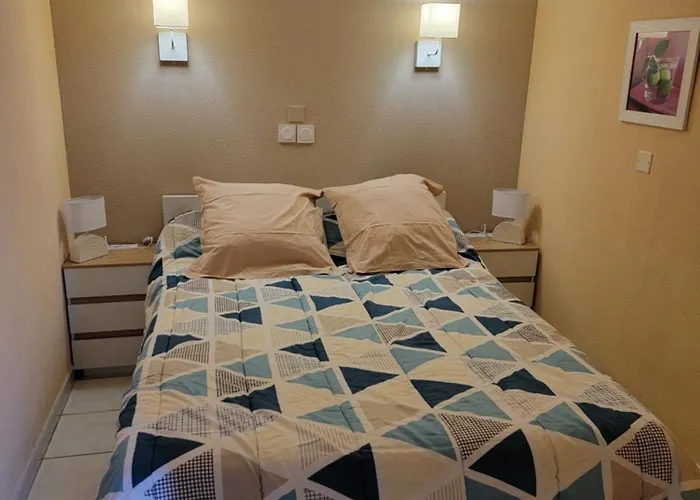 Holiday home Maisonnette Clim Piscine Parking St Cyprien